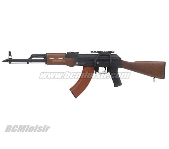 Kalashnikov AKM electrique full metal rail et 2 chargeurs